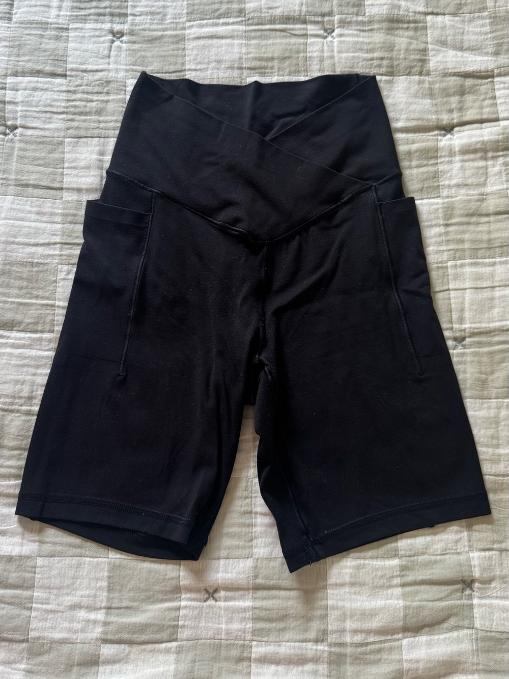 Aerie High-Waist Black Women's Bike Shorts with Side Pockets Small